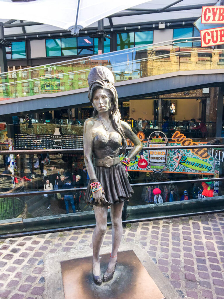 Amy Winehouse statue with friendship bands on